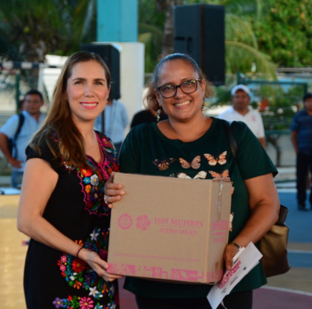 Atenea Gómez Ricalde entrega más de mil 250 apoyos para las familias isleñas