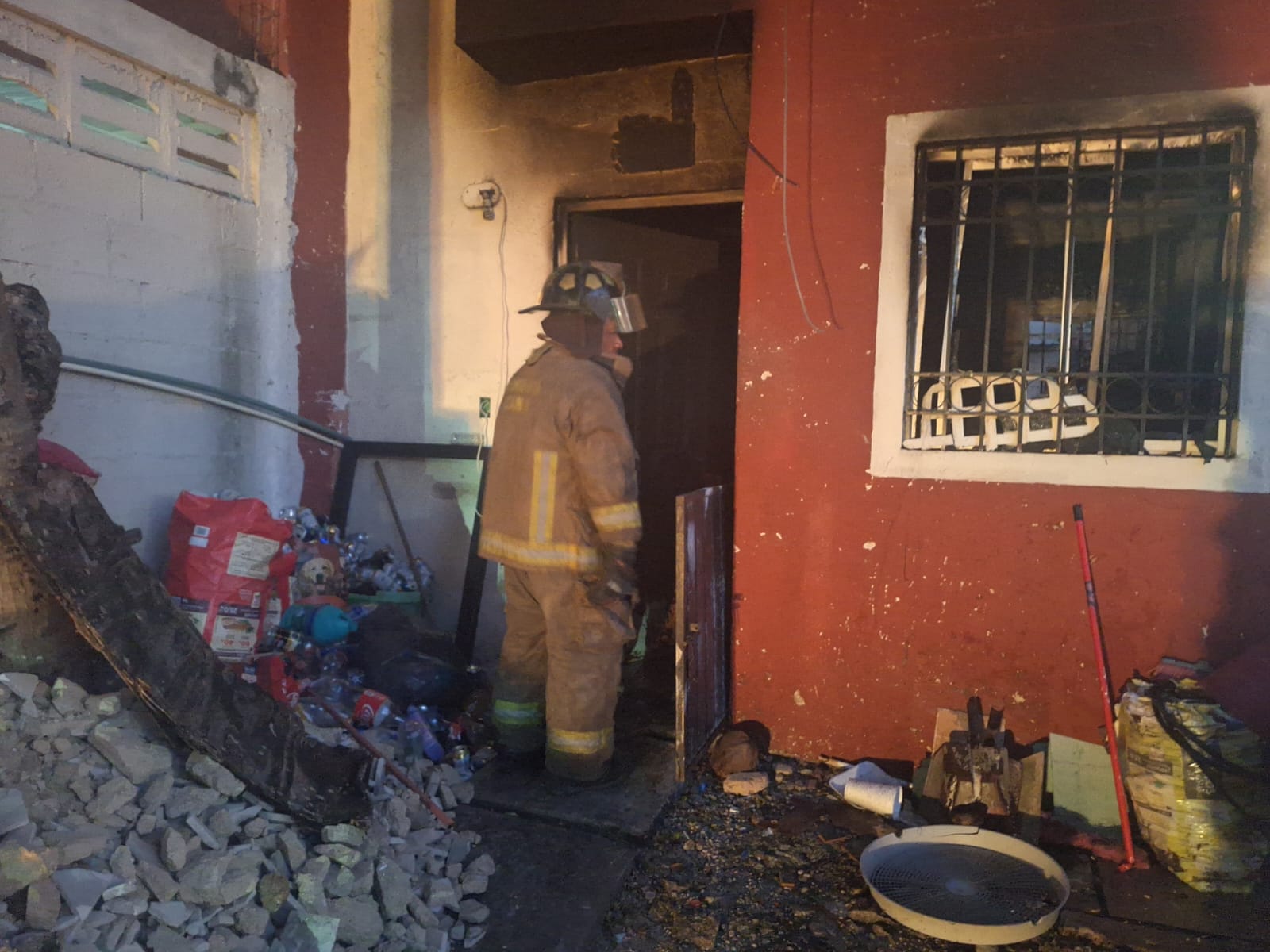 Se incendia vivienda en el fraccionamiento Tierra Maya de Cancún