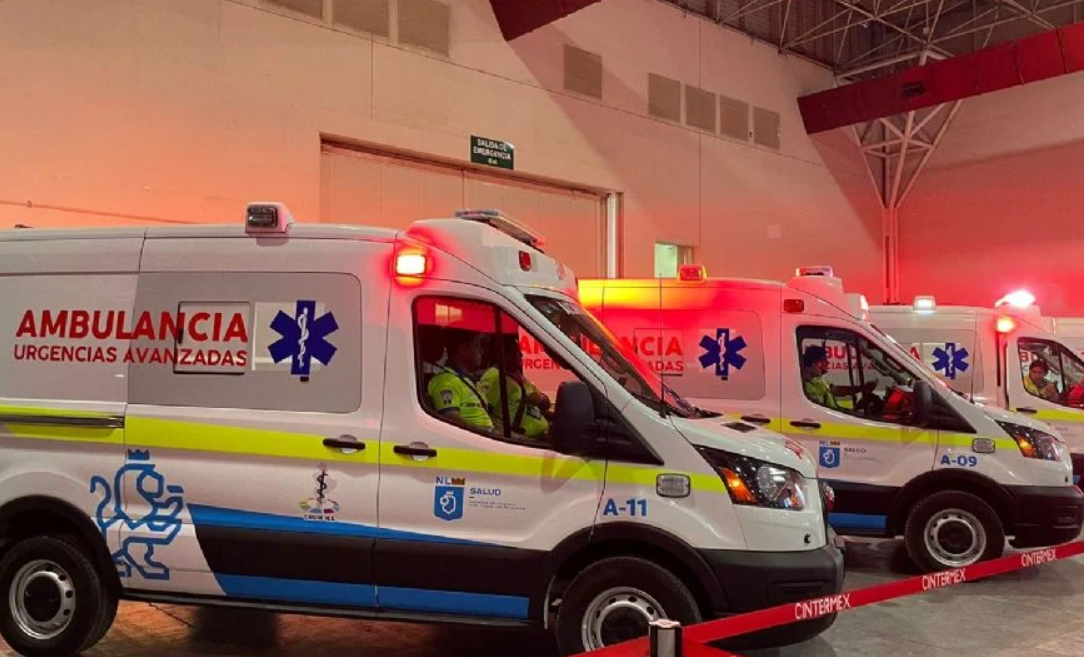Anuncia Samuel García 47 ambulancias más para Nuevo León