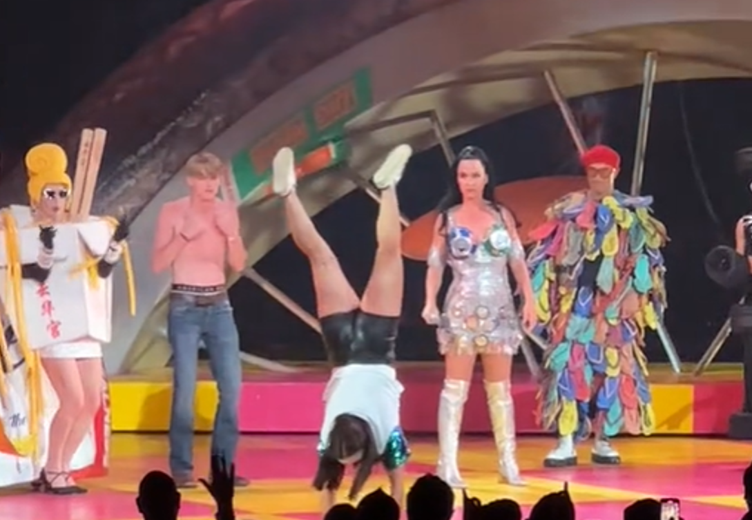 Mara, la mexicana que se robó el show en concierto de Katy Perry (VIDEO)