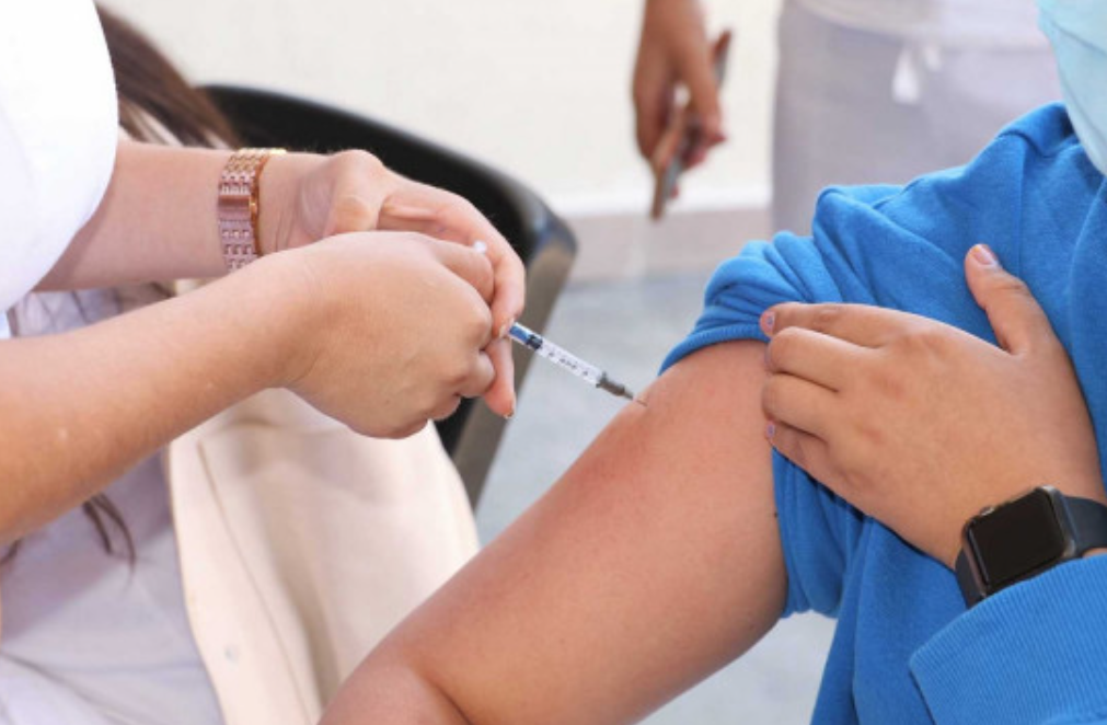 Realizarán campaña anual de vacunación contra Covid-19 e influenza en CDMX