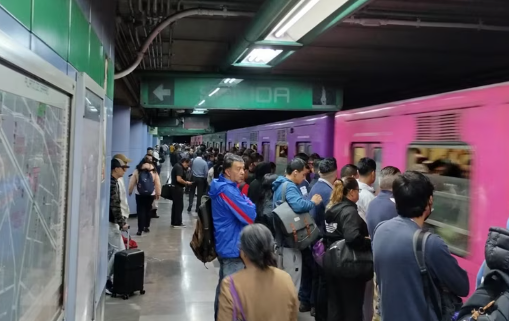 Lluvia provoca retrasos en Metro de CDMX