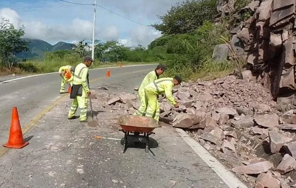 “Lidia” deja daños en carreteras federales de Jalisco