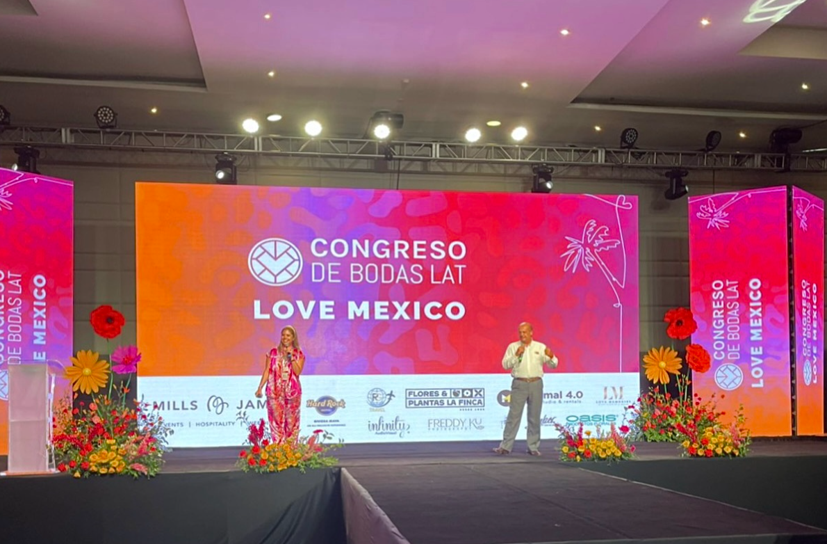 En Cancún, gobierno estatal promueve turismo de romance de Puebla