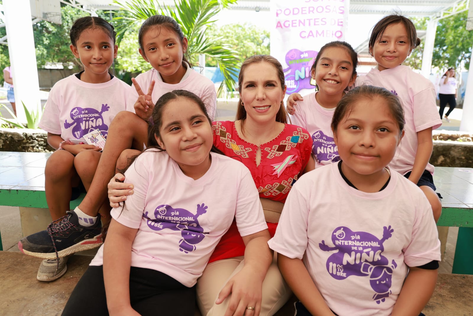 Atenea Gómez cuida la salud de las niñas a través de la jornada de vacunación contra el VPH