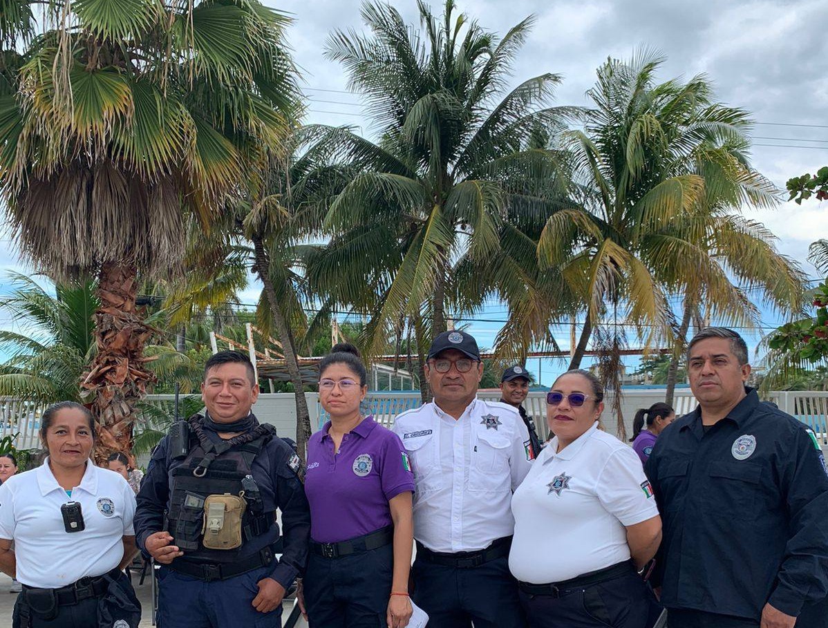 Atenea Gómez Ricalde promueve la salud y el bienestar a trabajadores del Ayuntamiento en Isla Mujeres