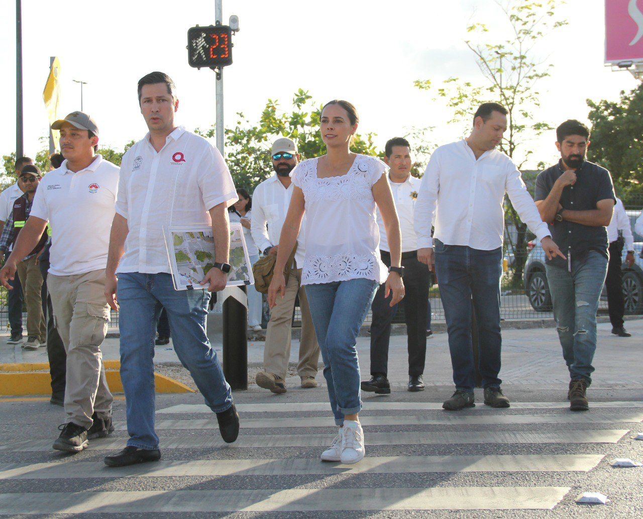 Trabaja Ana Paty Peralta en cruces peatonales seguros en Cancún