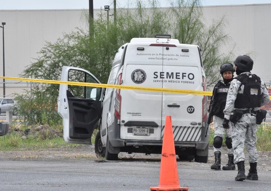 Hallan restos humanos en 8 bolsas negras de plástico en Juárez, Nuevo León