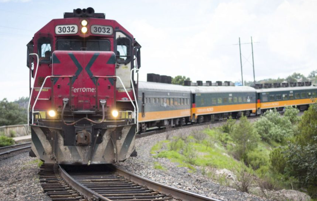 AMLO publica decreto sobre uso de vías férreas para transporte de pasajeros