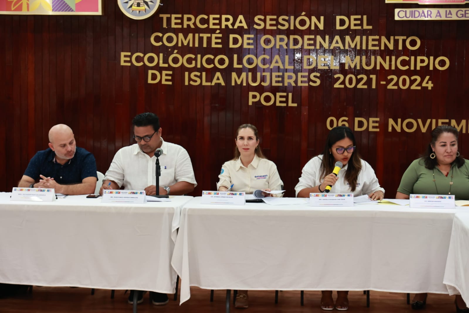 Gobierno Municipal de Isla Mujeres que encabeza Atenea Gómez Ricalde, avanza en los trabajos de mejoramiento y rehabilitación de la infraestructura urbana del municipio