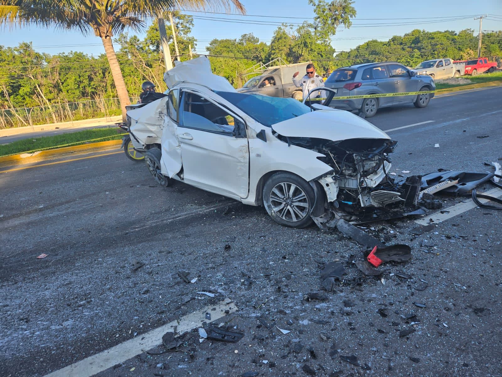 Fatal accidente; automovilista pierde la vida al chocar en el puente del aeropuerto de Cancún