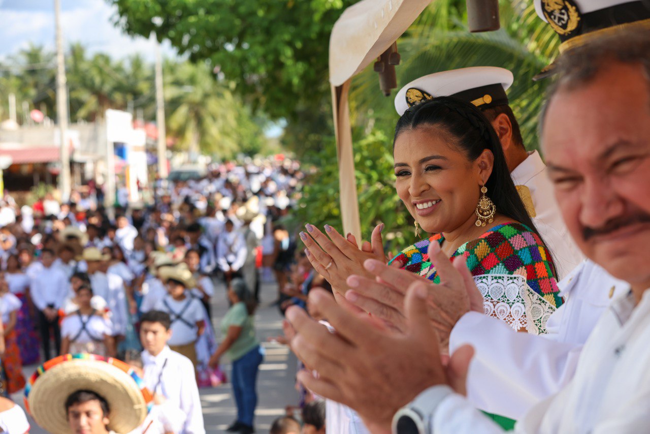 Participa Blanca Merari en el desfile conmemorativo del 113 aniversario del inicio de la Revolución Mexicana
