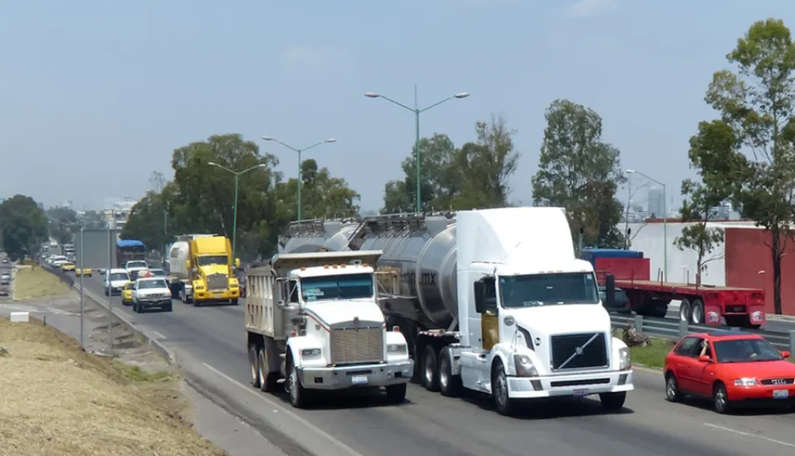 Aumenta el robo al autotransporte de carga en carreteras de Nuevo León