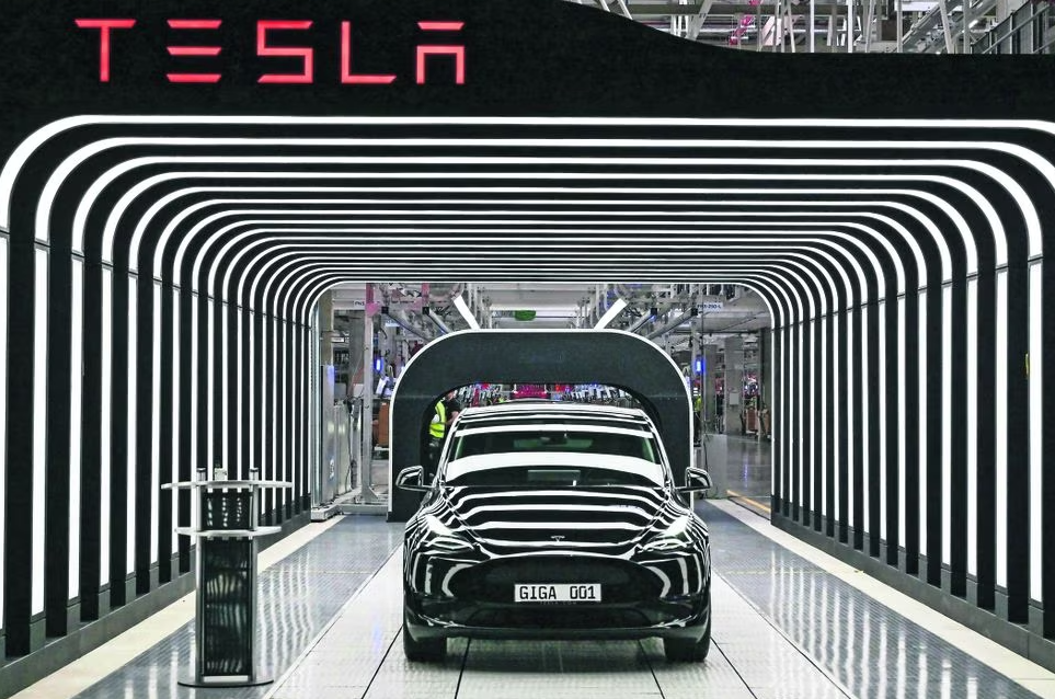 Tesla sí se instalará en Nuevo León: Secretario de Economía