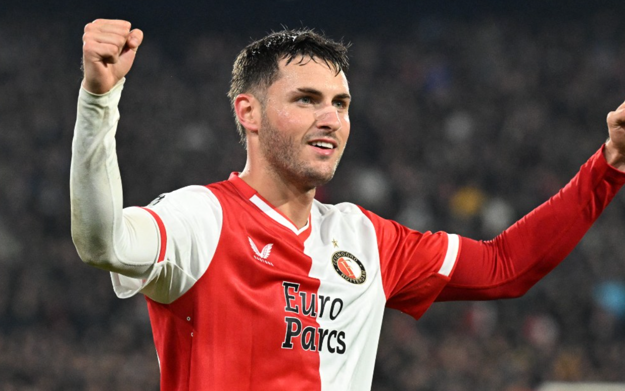 Santiago Giménez hace gol de la victoria para el Feyenoord