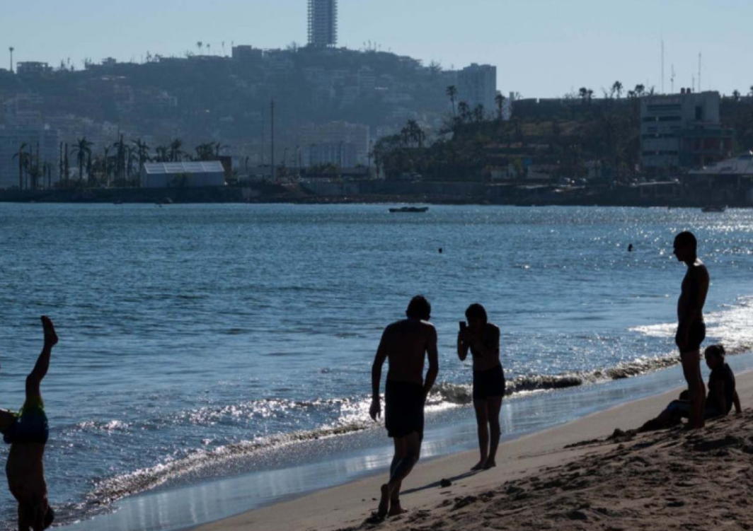 Turistas llegan a Acapulco para Navidad y Año Nuevo