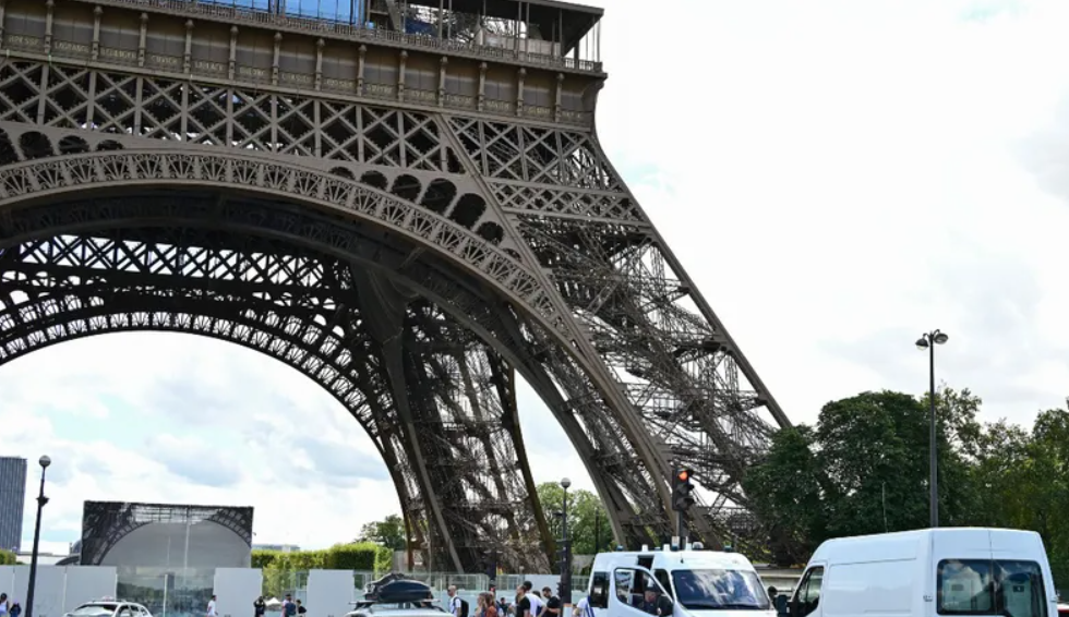 Sujeto mata a puñaladas a turista en París