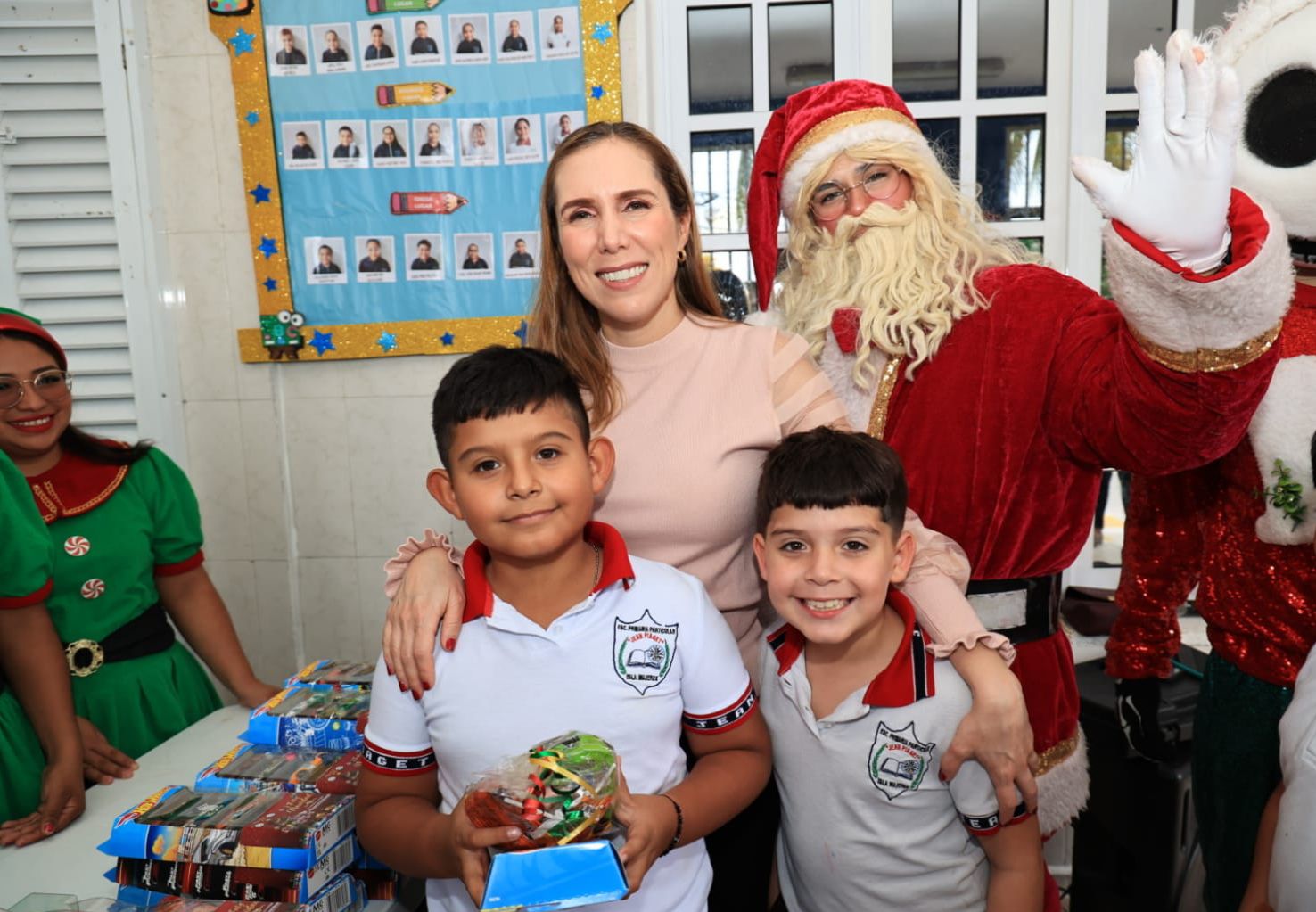 Atenea Gómez continúa dibujando sonrisas en los rostros de las niñas y niños de Isla Mujeres