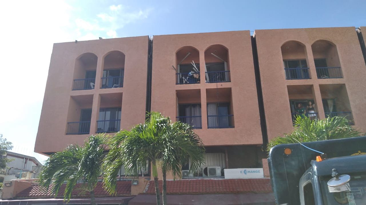 Estalla departamento en la Zona Hotelera de Cancún, por presunta acumulación de gas