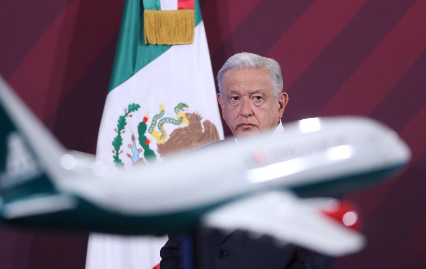 Gobierno de AMLO confunde “Boeing” con “Boing” en inauguración de Mexicana de Aviación