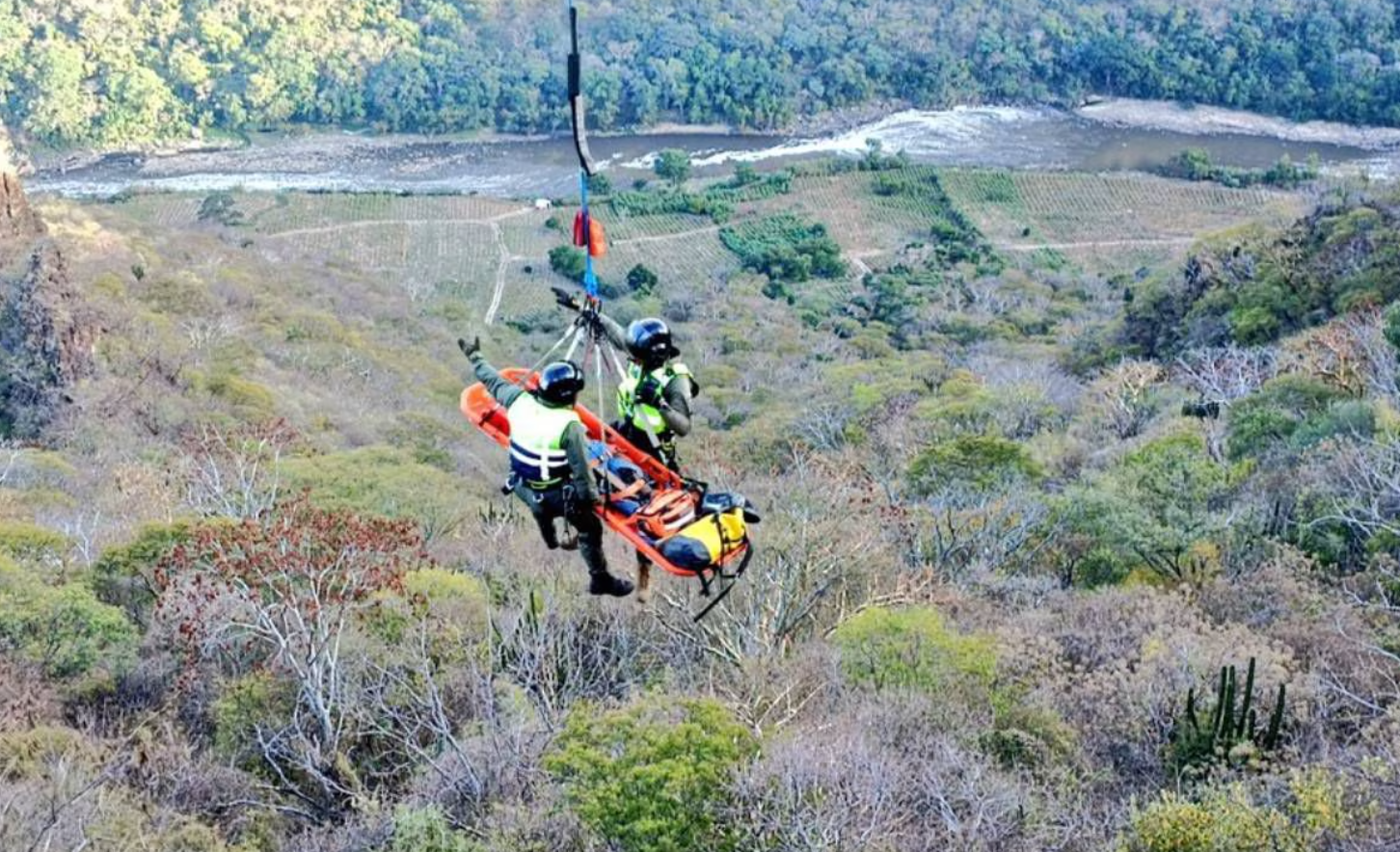 Tras convivir con sus amigos, aparece adolescente en barranco de Zapopan, Jalisco