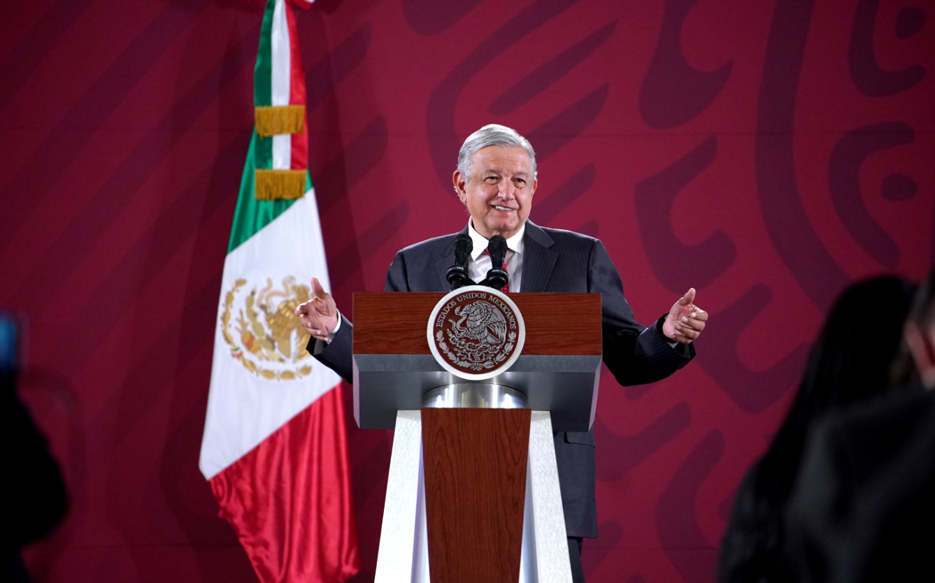 López Obrador critica a la Corte por negarle a Lenia Batres bajar su sueldo