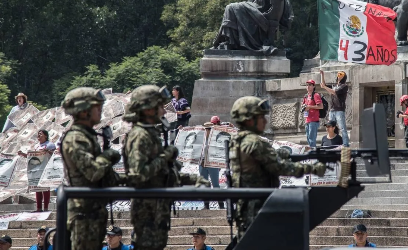 Condenan liberación de ocho militares relacionados con el caso Ayotzinapa