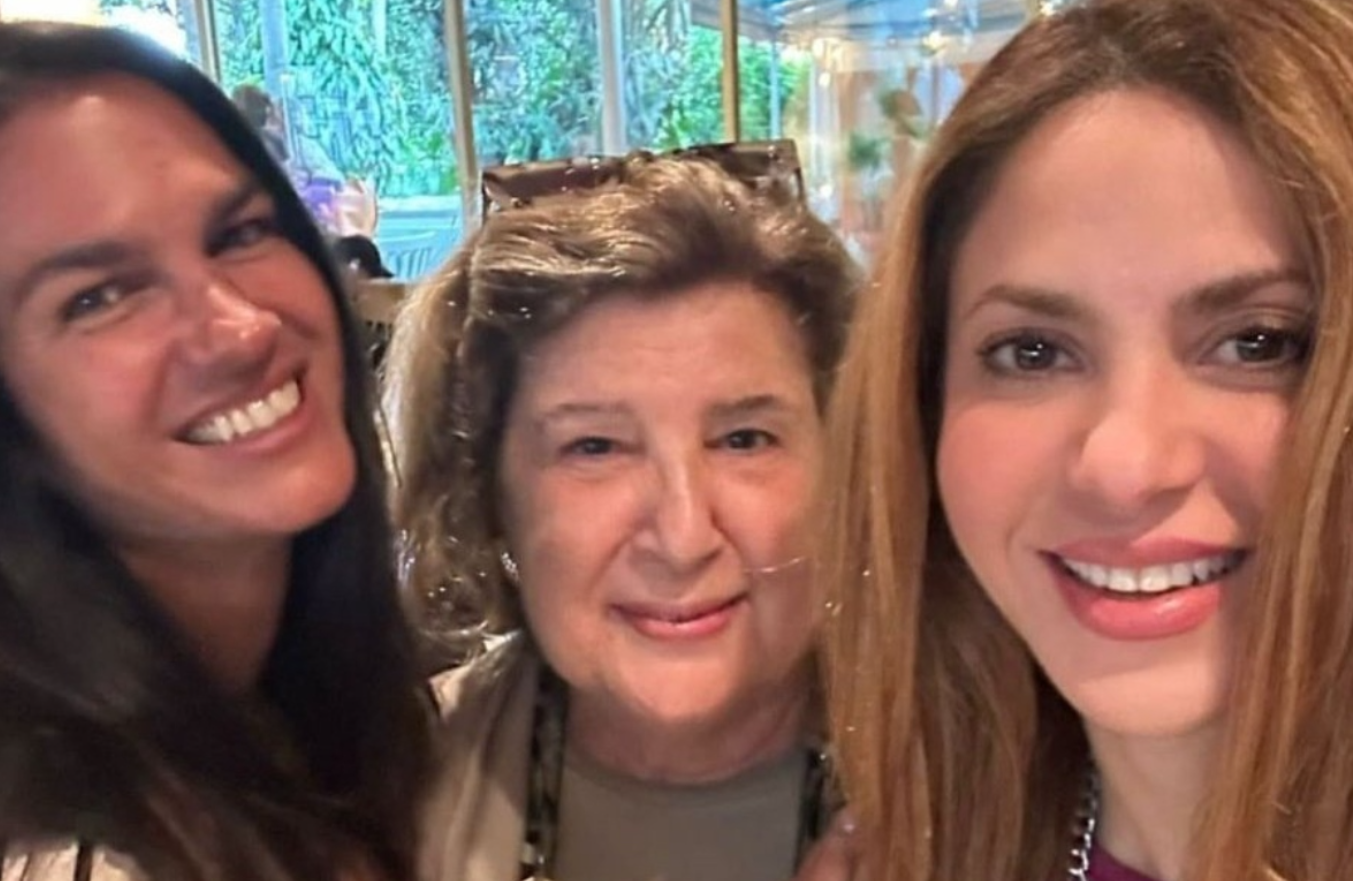 Shakira presume foto con su exsuegra, madre de Antonio de la Rúa