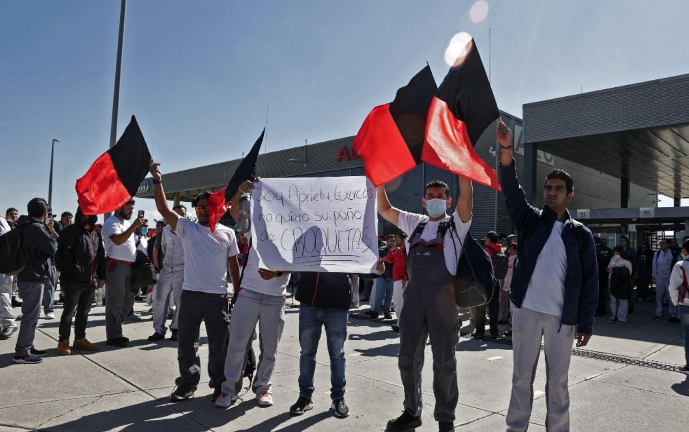 Van 24 horas de la huelga en planta de Audi de Puebla sin acuerdos