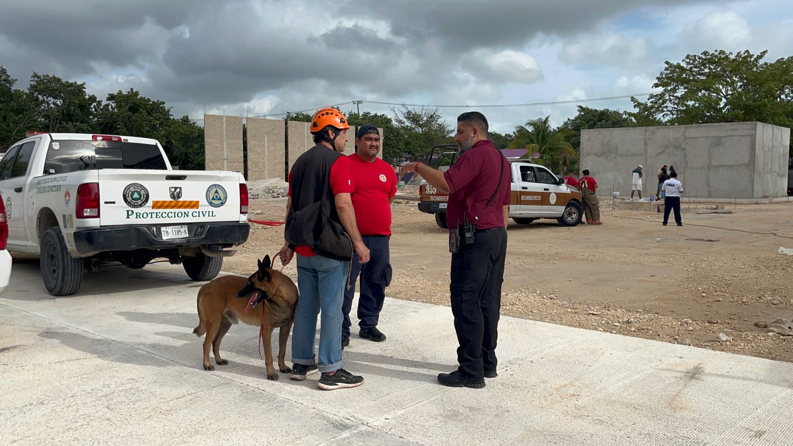 Colapsa una barda y lesiona a un trabajador en la Región 222 de Cancún