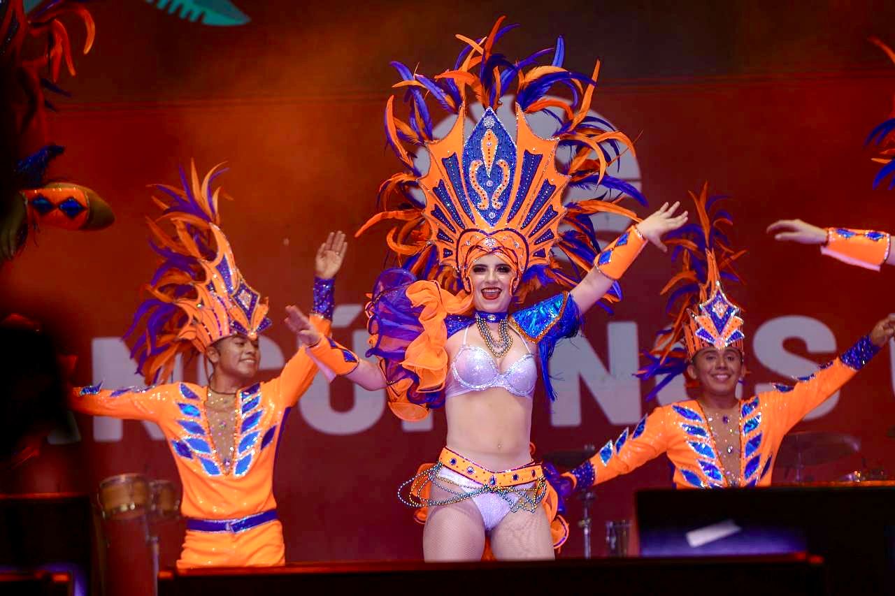 Cancún se transforma: Carnaval 2024 se vive la magia baile y color