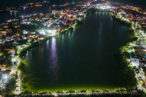 Gobierno de Isla Mujeres instalan luminarias LED solares