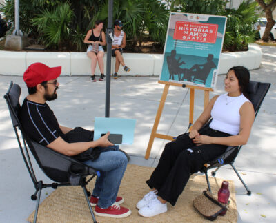 "Se escuchan historias de amor gratis" en Cancún