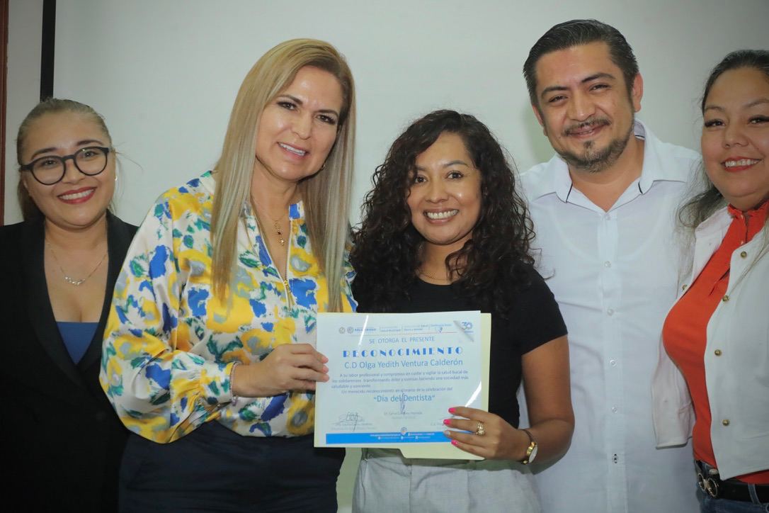 Lili Campos reconoce a odontólogos de Solidaridad