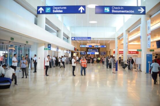 Permanecen ‘varados’ 74 extranjeros con pasaporte vencido