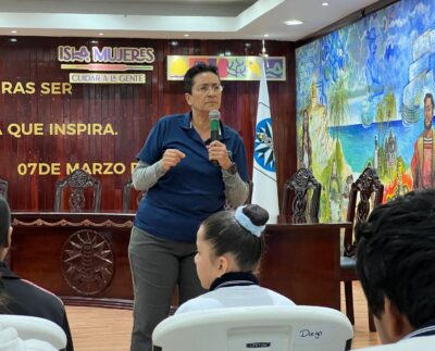 Gobierno Municipal de Isla Mujeres imparte plática para motivar y empoderar a las niñas isleñas