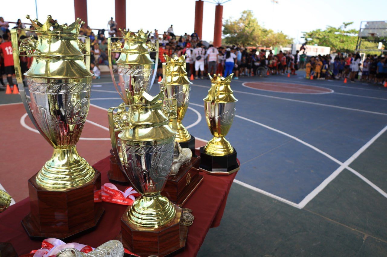 Premiación de Torneo de la Liga Inter Regiones categoría infantil y juvenil