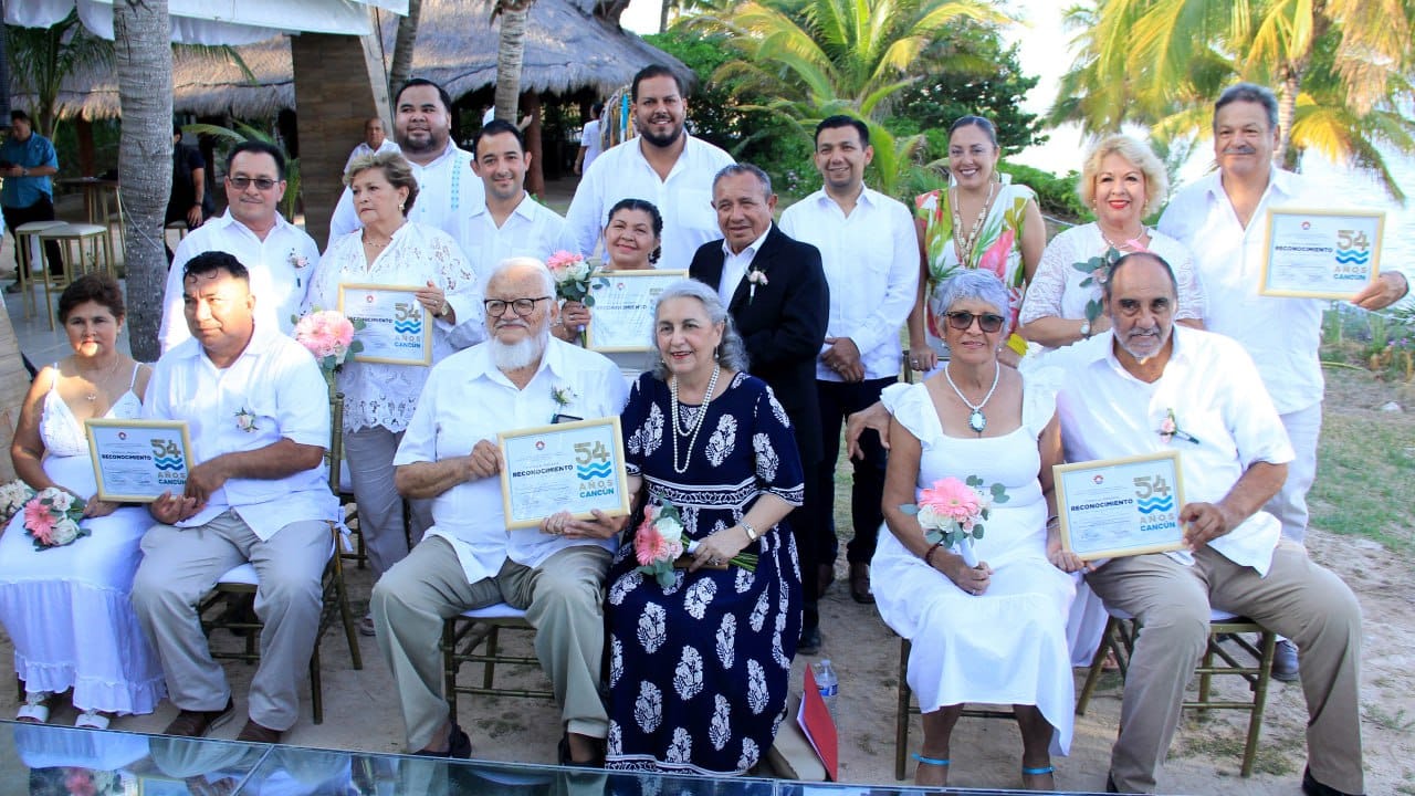 Realizan “Bodas Pioneras”: homenaje a la historia de Cancún