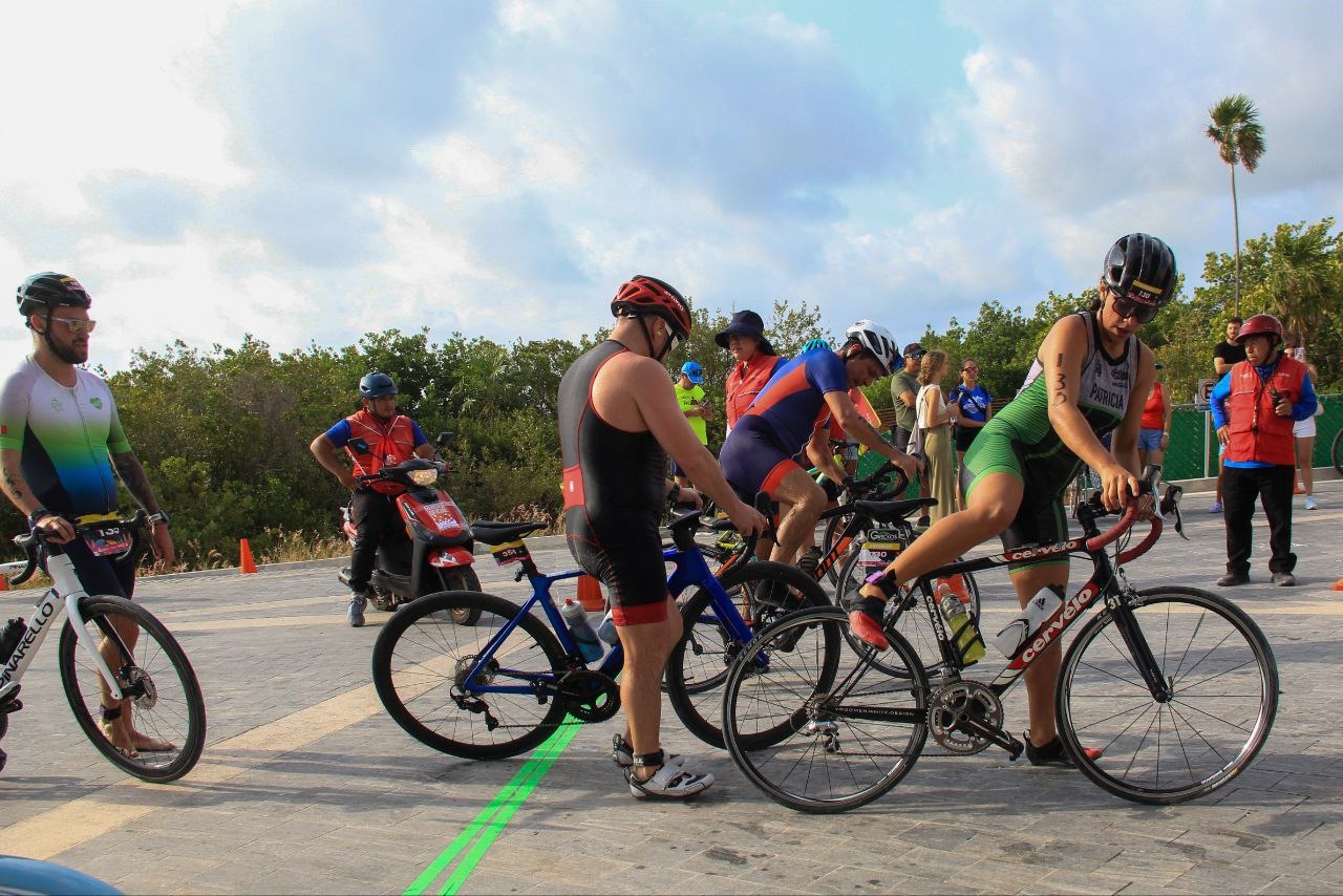 Realizan el Triatlón Astri Cancún 2024