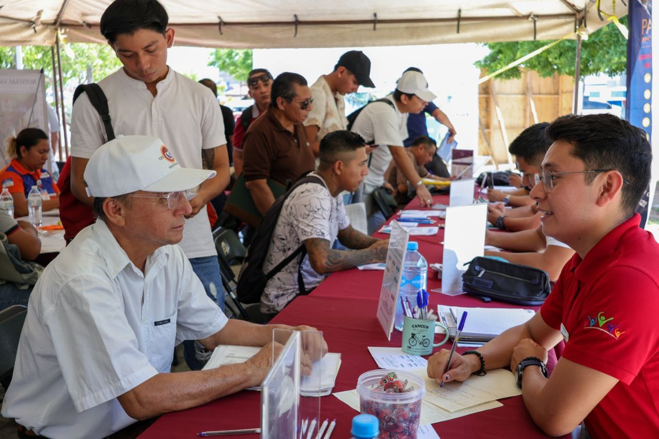 Realizan Novena Feria de Empleo Rosa con más de 2 mil 150 vacantes en Benito Juárez