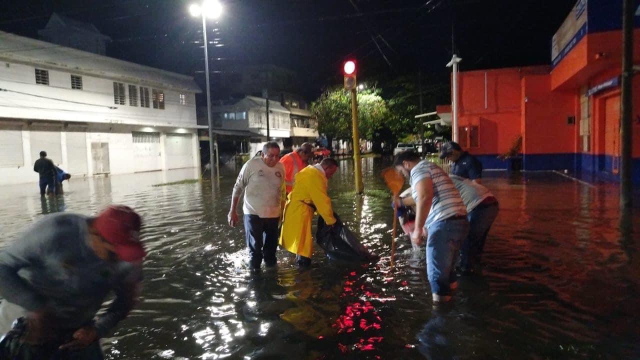 Colaboran estrechamente los tres niveles de gobierno en atención a afectaciones por lluvias en Chetumal