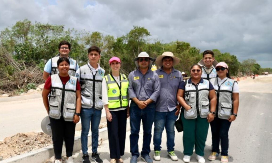 Atenea Gómez Ricalde supervisa avances de la pavimentación de la prolongación avenida Rancho Viejo