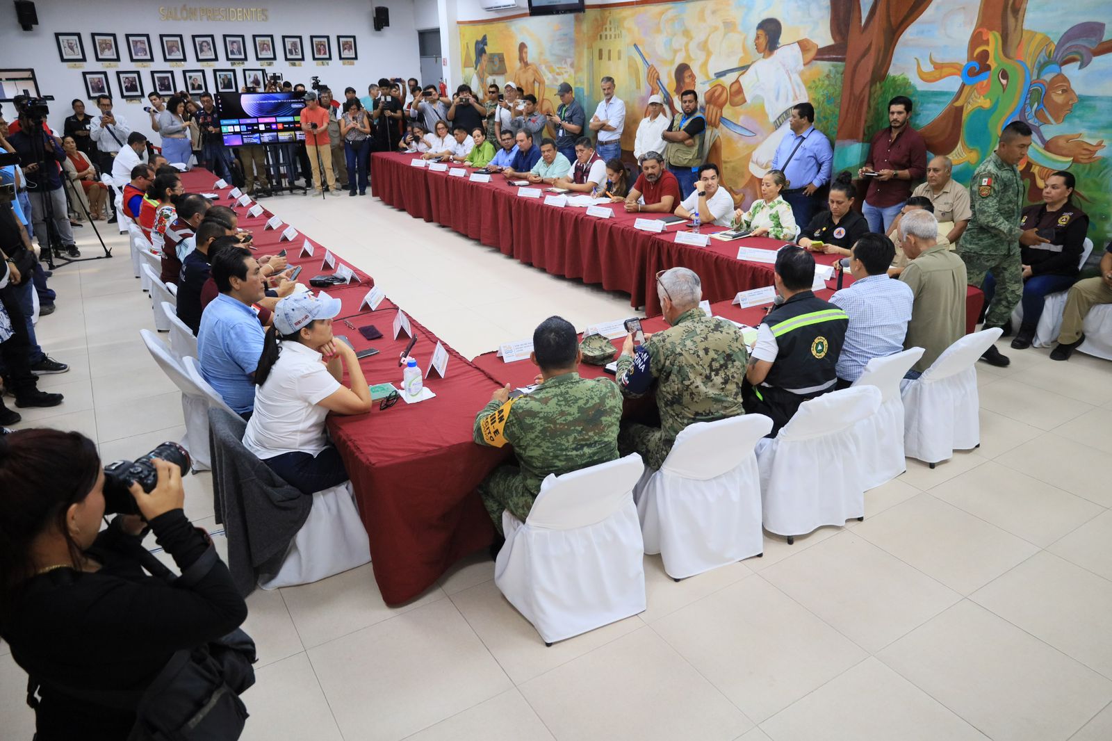 Autoridades de BJ inician sesión permanente del Comité Operativo Especializado en Fenómenos Hidrometeorológicos ante Huracán “Beryl”