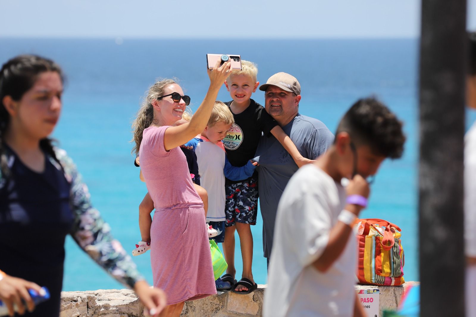 Miles de turistas disfrutan este verano de los múltiples atractivos que ofrece Isla Mujeres