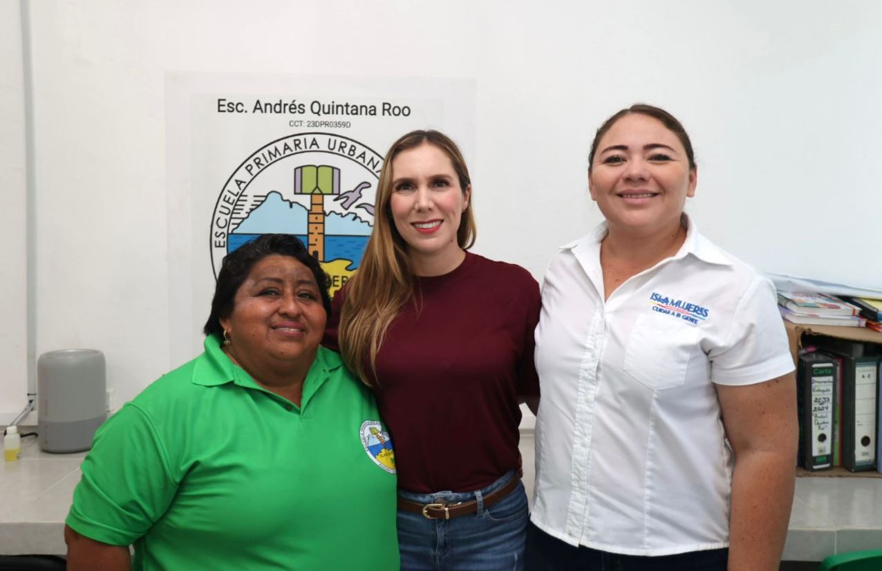 Atenea Gómez Ricalde contribuye a la solución de falla eléctrica en la Escuela Primaria ‘Andrés Quintana Roo’