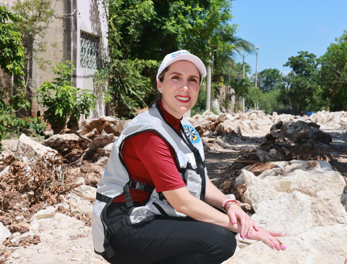 Atenea Gómez transforma la colonia Oasis en Ciudad Mujeres con obras de pavimentación