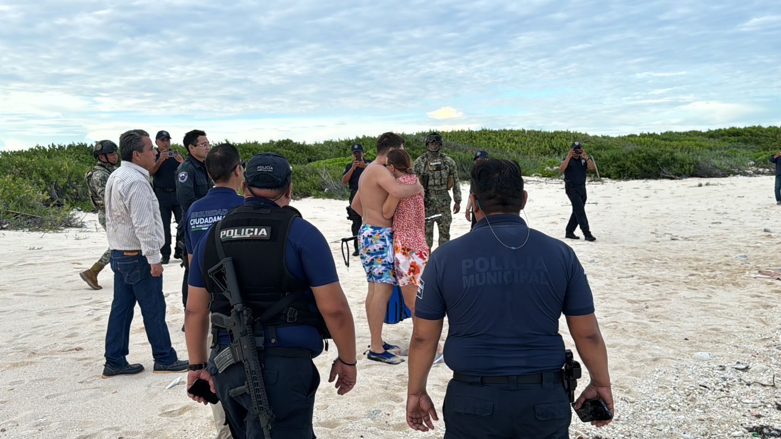 En operativo coordinado rescatan a turista en Cozumel