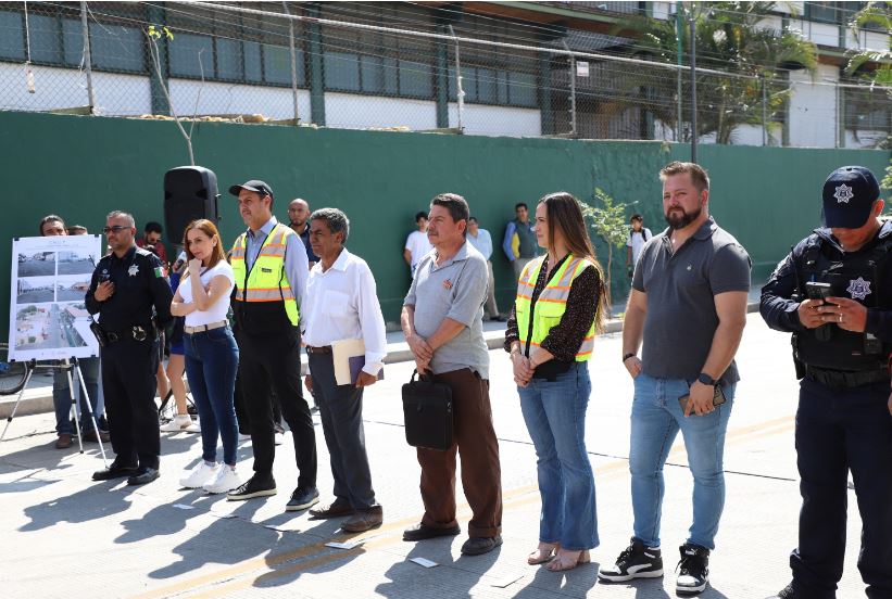 Entrega Gobierno de Guadalajara obras con concreto hidráulico en colonia Ferrocarril