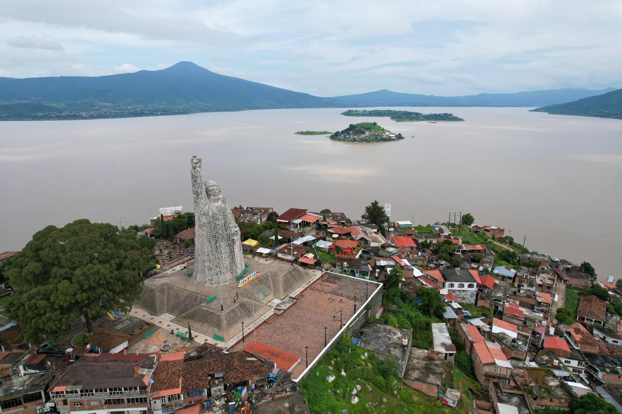 Listos en el lago de Pátzcuaro para recibir al turismo por Semana de Muertos: Compesca