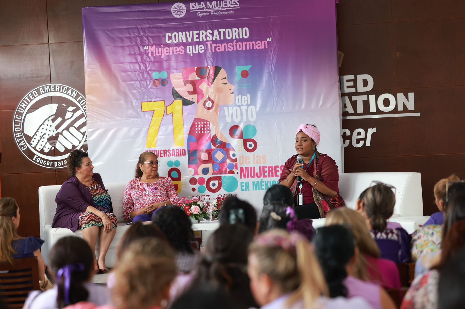 Atenea Gómez Ricalde encabeza ‘Conversatorio Mujeres que Transforman’ en Isla Mujeres